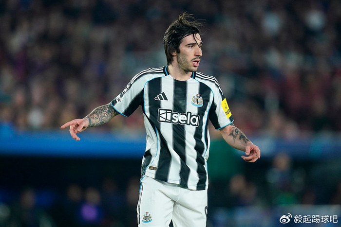 曼联夏窗引援风暴：托纳利争夺战、菲利克斯回