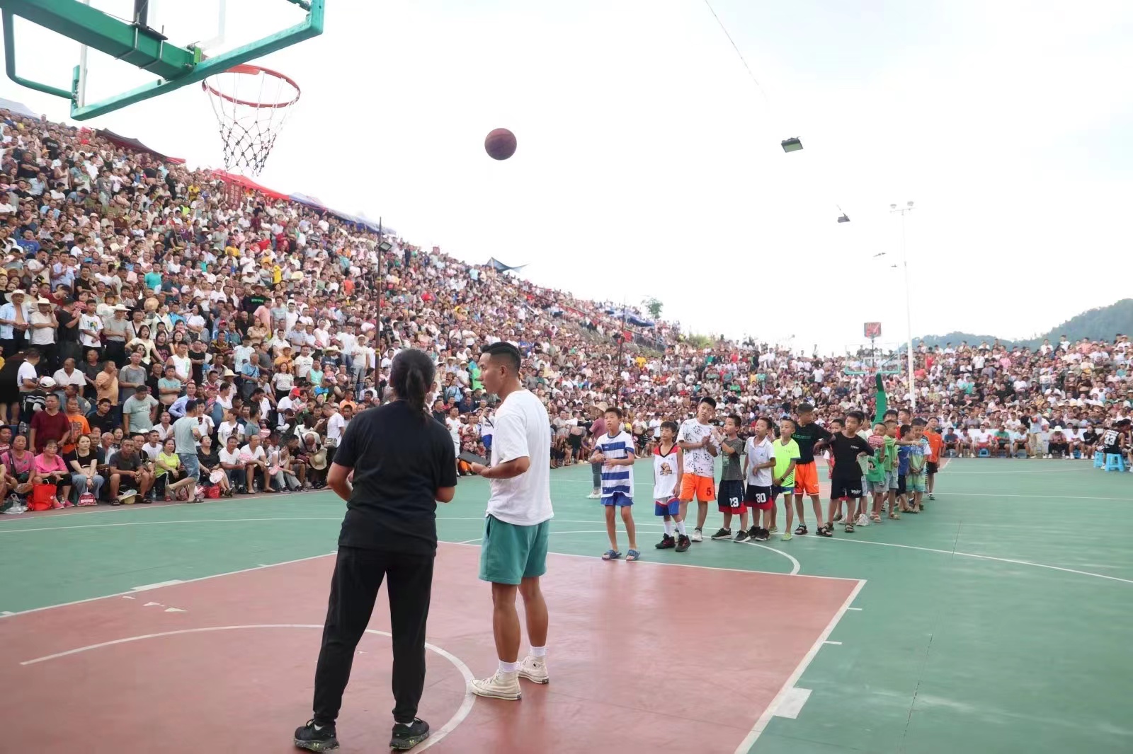 贵州台盘村村BA引爆乡村篮球文化