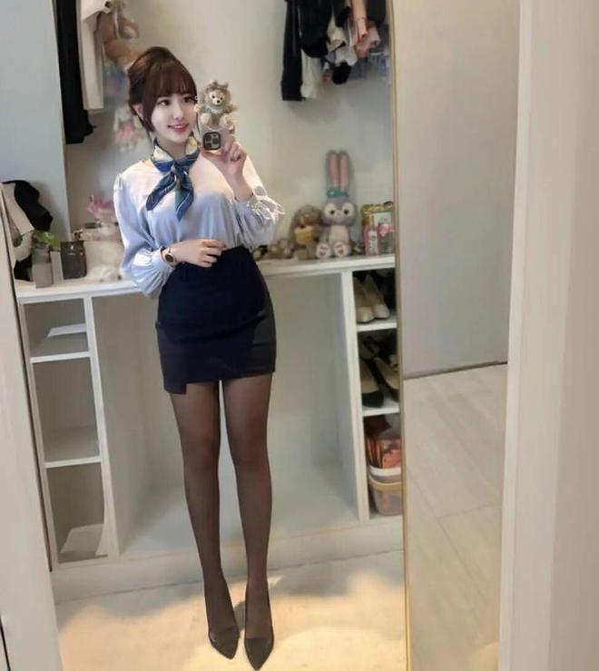 库里率勇士险胜小卡 绿军众将联手助阵