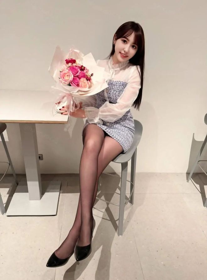 库里率勇士险胜小卡 绿军众将联手助阵